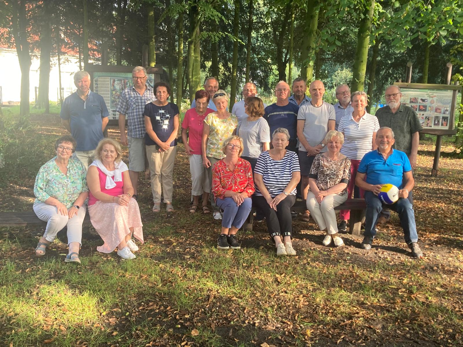 brydżyści w plenerze