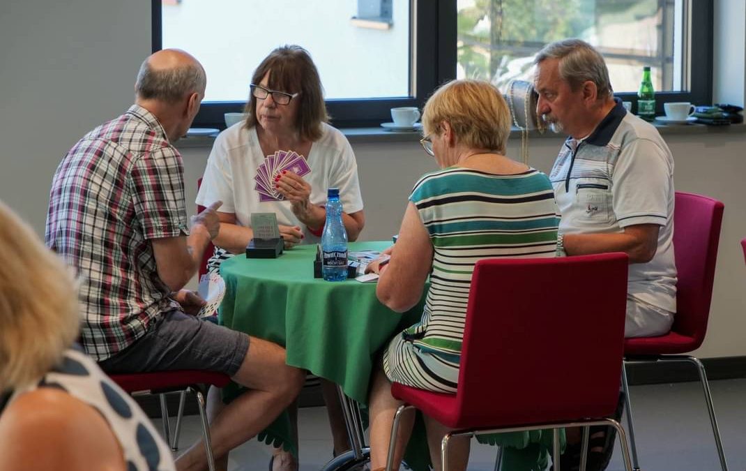 Rywalizacja i integracja przy zielonym stoliku