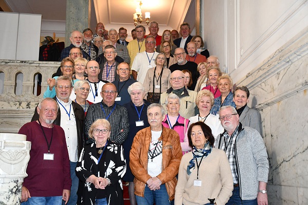 Brydżowe zmagania w pałacowej scenerii