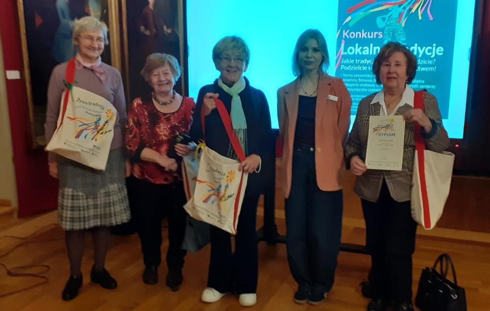Członkinie sekcji literackiej najlepsze w konkursie „Lokalne Tradycje”!