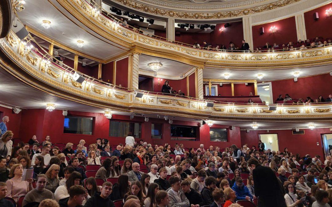 Nasza podróż do Krainy Lodu, muzyki i tańca