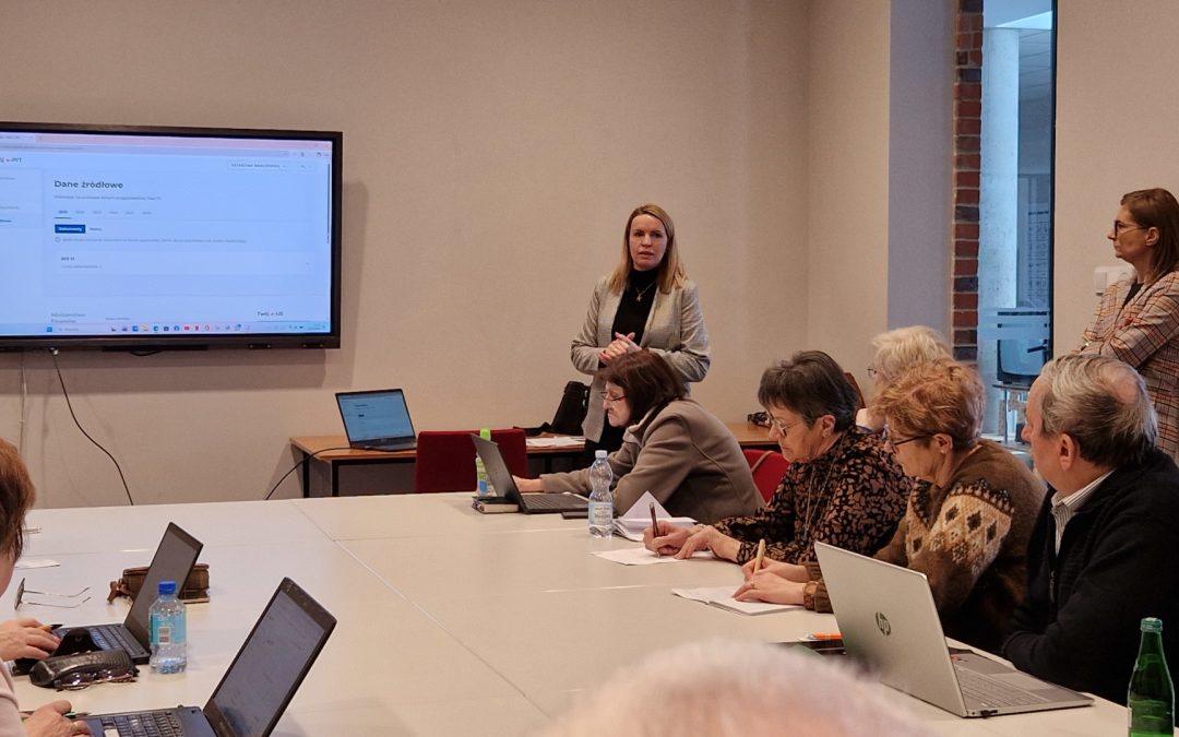 Cyfrowy Klub Seniora gościł prelegentki z Urzędu Skarbowego w Lesznie