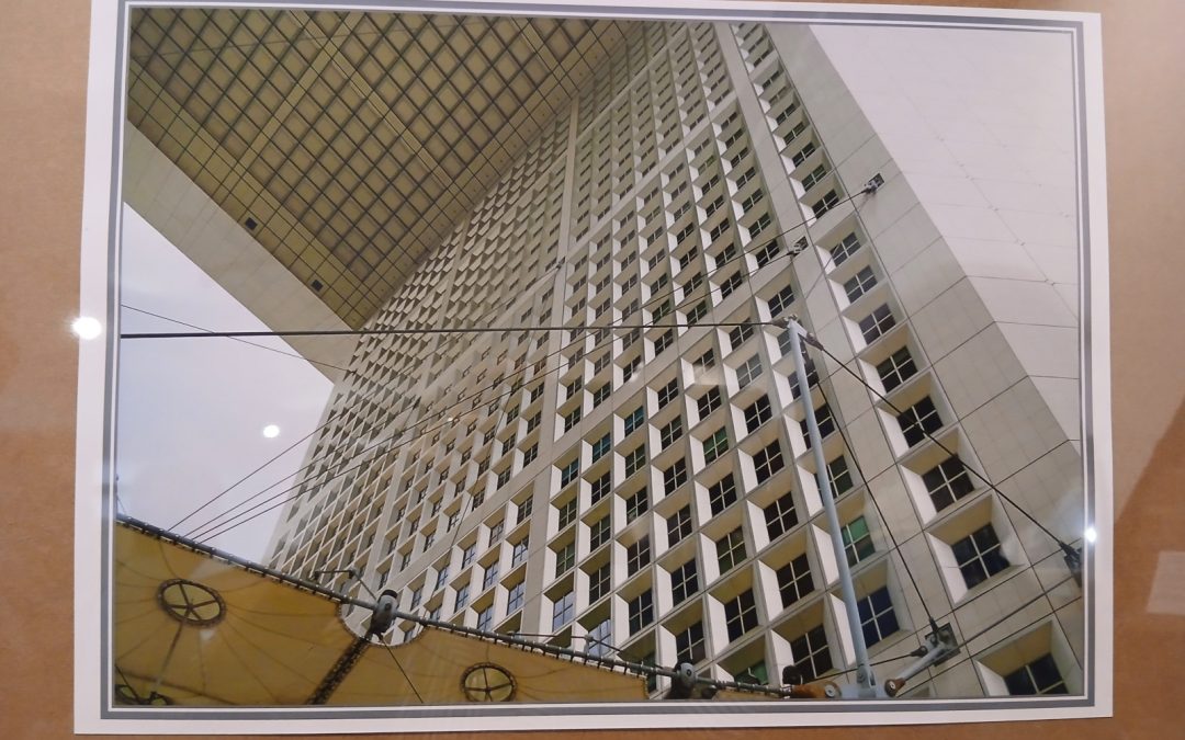 Zaproszenie do obejrzenia wystawy fotograficznej  „Światło w architekturze”