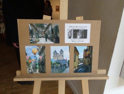 temat wystawy autorskiej Jakuba oraz uliczki Leszna
