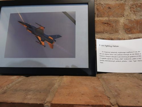 F-16 z czym kojarzy się taki samolot? - ważny opis.