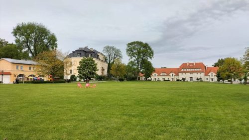 Kompleks pałacowo-parkowy w Krzyżowej