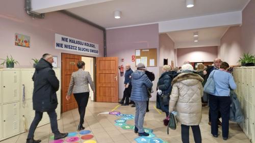 Mochy - w drodze do szkolnej stołówki na pyszny obiad