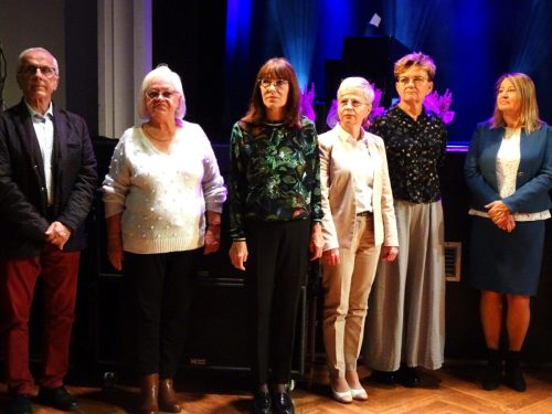 Nowoprzyjęci studenci - ślubowanie