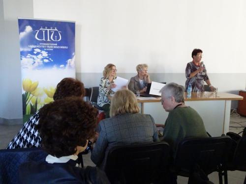 11 wiceprezes Barbara Szarszewska zamyka walne zebranie członków Stowarzyszenia UTW za rok 2024