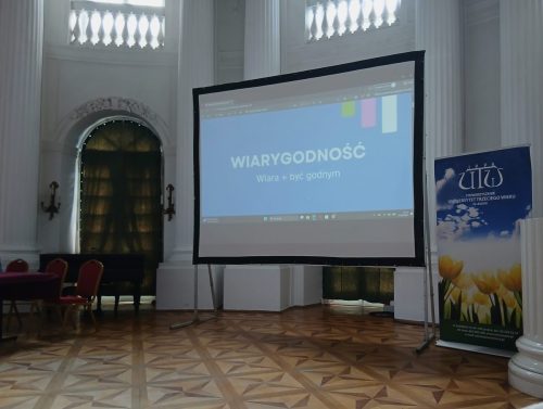 wiarygodność mediów .