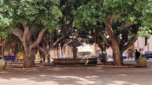 Marsala - Plac miejski z fontanną