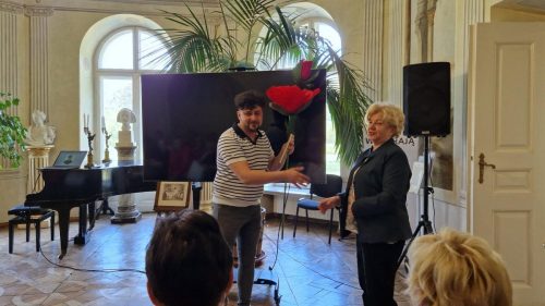 Prezes Maria Zielony dziękuje za gościnę w muzeum.