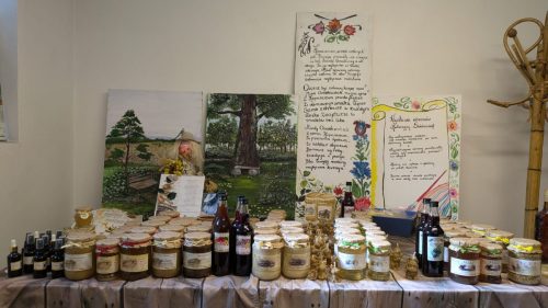 Tu nabyliśmy pamiątki z pasieki.