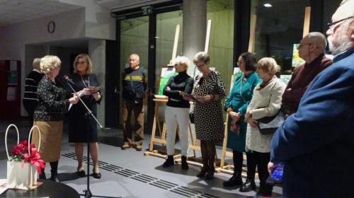 Otwarcie wystawy przez prezes UTW Marię Zielony