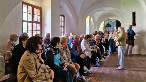 Poznajemy historię klasztoru pofranciszkańskiego.