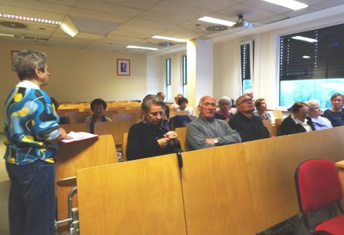 Iwona Rzeźniczak przekazuje informacje o najbliższych wydarzeniach.