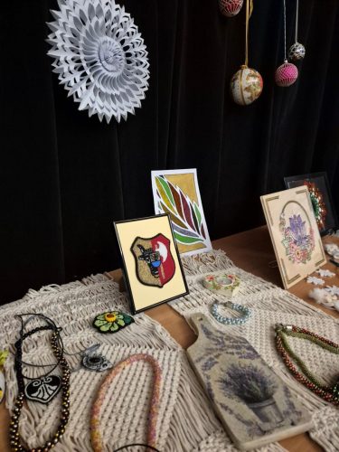 Makramowe bieżniki i korale