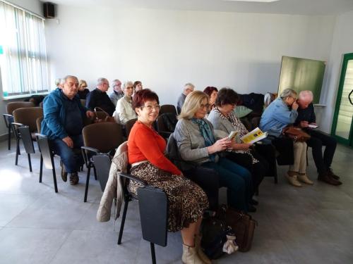 3 Rada słuchaczy i kolejna grupa uczestników zebrania