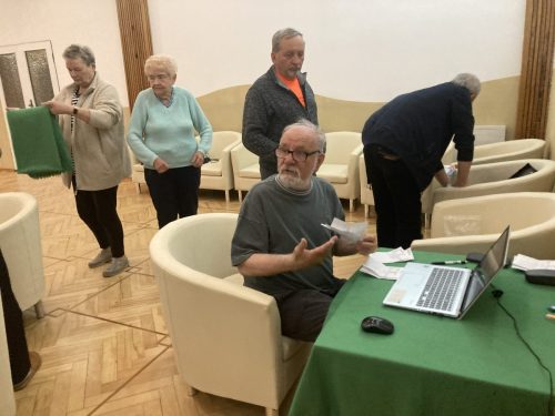 Mrzeżyno-Andrzej  wklepuje wyniki