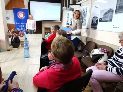 Pani Anna Ślusarek promotor zdrowia w PSSE w  Lesznie