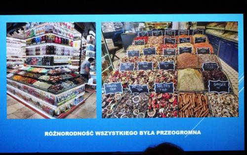 Slajd z prezentacji - na wielkim bazarze