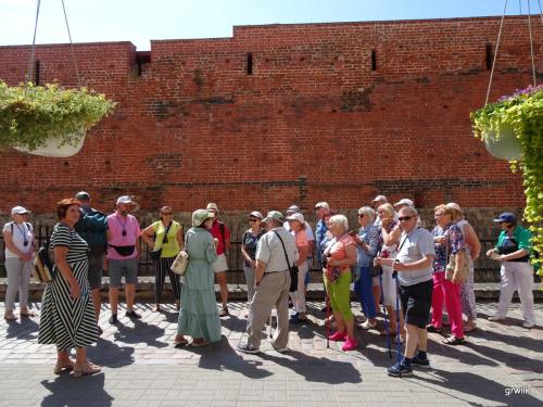 Nasza wycieczka na tle murów obronnych Rygi 
