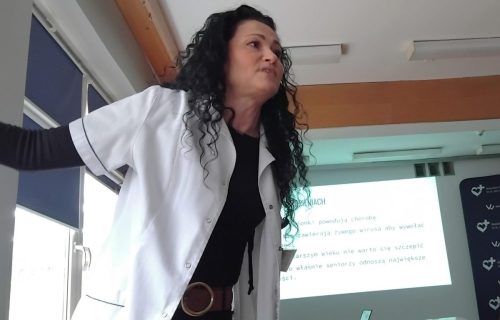 pani Beata przedstawiała z wielkim zaangażowaniem argumenty za i przeciw szczepieniu