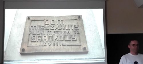 5 przykładowa tablica opisująca dom zabytkowy.