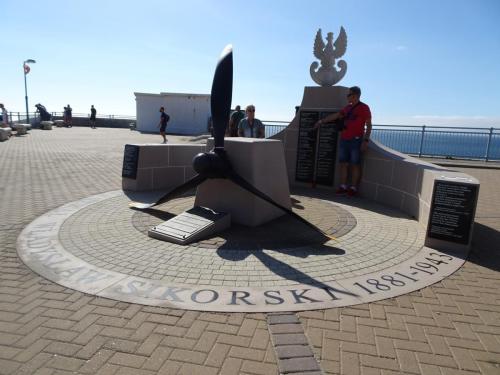 52 pomnik Władysława Sikorskiego