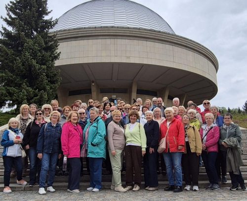  Przed Planetarium w Śląskim Parku Nauki