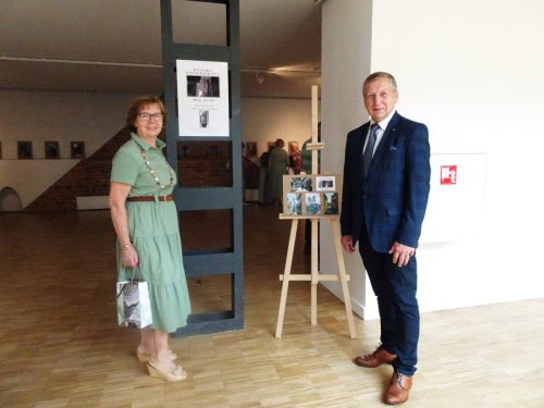 Artysta z koleżanką Janką