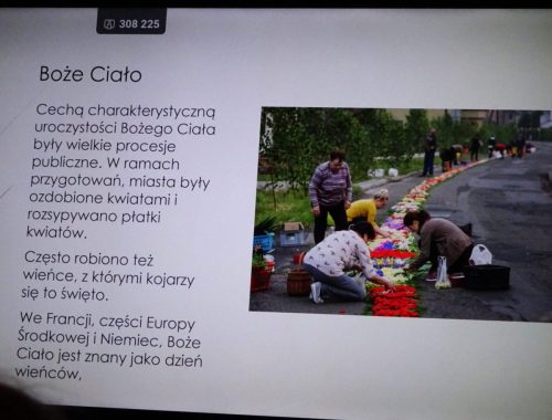  Współczesna dekoracja drogi Procesji Bożego Ciała.