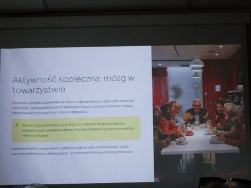 wpływ przebywania w grupie