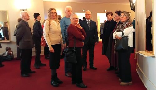 8 Niestety przerwałam dyskusje w tej grupie i poprosiłam o pozowanie.