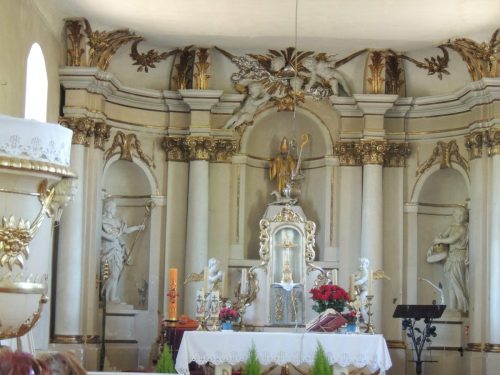 Czerwona Wieś - ołtarz główny z 1778 r. z figurą św. Idziego