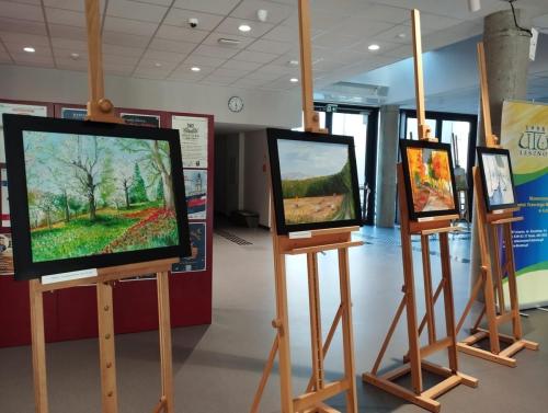 Cztery pory roku na sztalugach