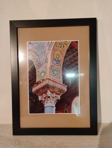 Detal z dalekiego kraju utrwalony obiektywem 