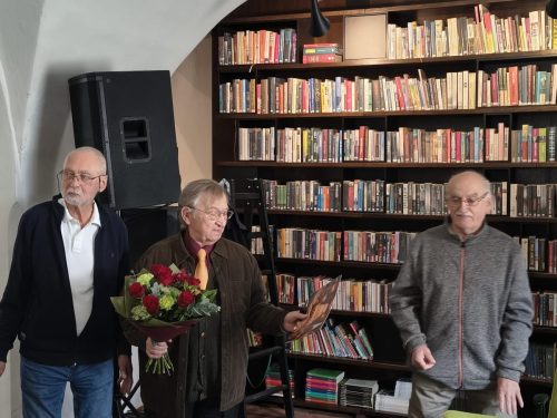 Jubilat w towarzystwie starosty  Tadeusza Kina