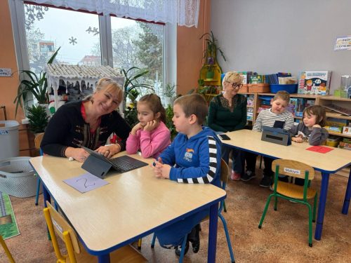 Mariola i Alicja z podopiecznymi