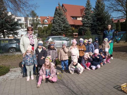 Przedszkolna rodzinka w wiosennych nastrojach