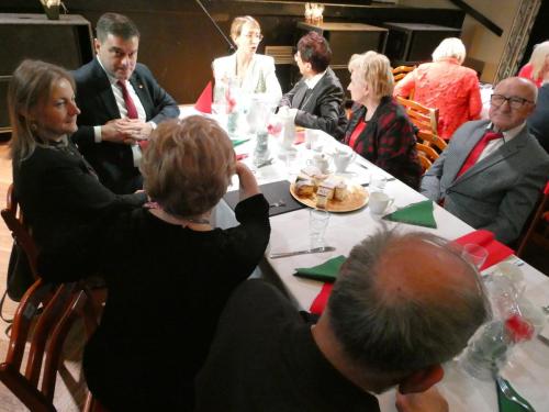 rozmowy z zaproszonymi gośćmi