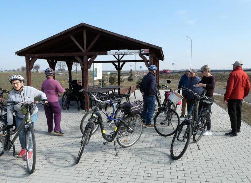 Pogawędka przy rondzie Święciechowa