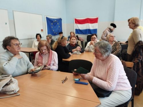 Słuchacze w oczekiwaniu na wykład