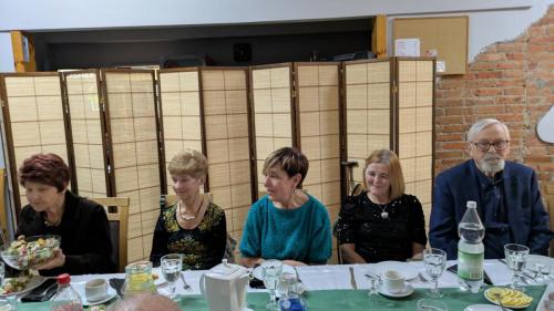 Uczestnicy zabawy - słuchacze UTW