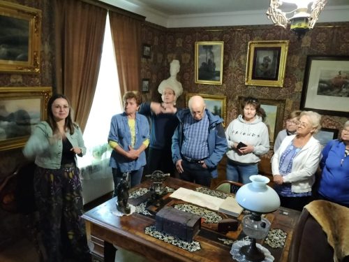 Wsłuchani w historię dworu