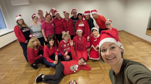 Wspólne zdjęcie na wesoło będzie miłą pamiątką tegorocznych mikołajek