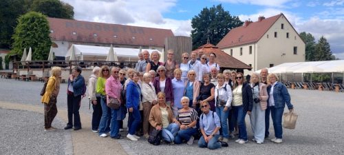 Wycieczka słuchaczy UTW do Arboretum w Wojsławicaach
