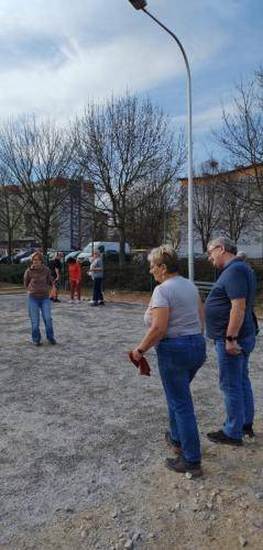 Zapoznanie się z nową nawierzchnią torów.