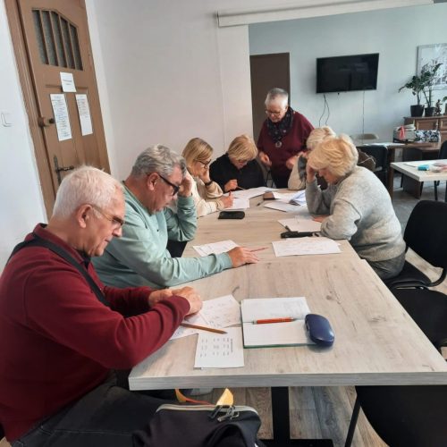 grupa I podczas ćwiczenia koncentracji uwagi