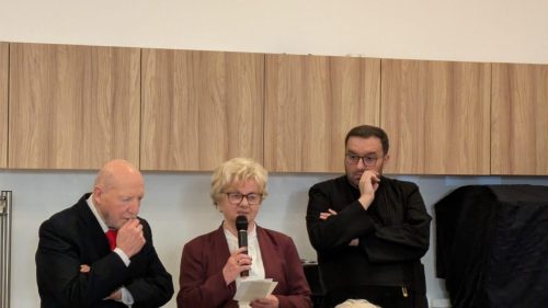 Prezes UTW w Lesznie w Towarzystwie Prezesa UTW w Wolsztynie i jednego z Ojców Oblatów